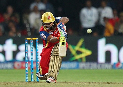 பாராட்டுகளால் திக்குமுக்காடிப் போன 17 வயது சர்ஃபராஸ் கான்