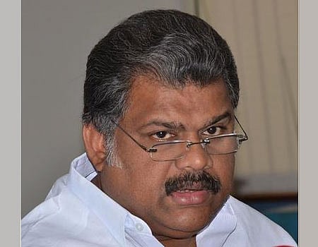 சசிபெருமாள் மரணம்: குடும்பத்தாருக்கு நேரில் சென்று ஆறுதல் கூறினார் ஜி.கே வாசன்