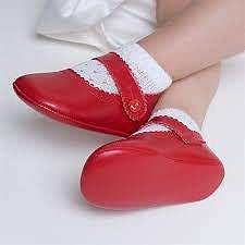 காவ்யாவின் சிவப்பு நிற ஷூக்கள்