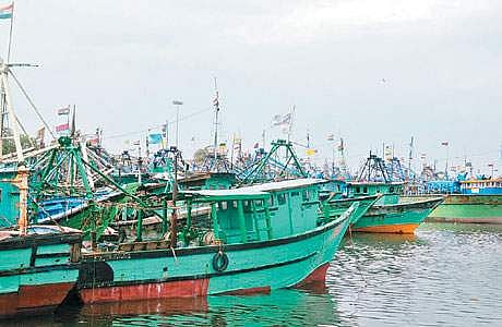 ரூ. 30 கோடி வர்த்தகத்தை இழந்த தூத்துக்குடி மீன்பிடி துறைமுகம்: 25 ஆயிரம் பேர் வேலையிழப்பு