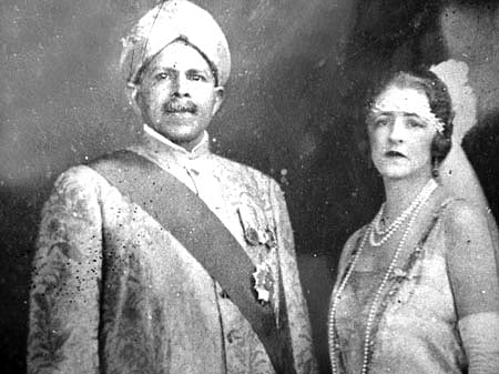 காதலியே வேண்டும் மகுடம் வேண்டாம்!