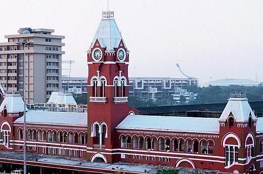 சென்னை சென்ட்ரலில் ஏடிஎம்களுக்கு கடும் தட்டுப்பாடு: அலைக்கழிக்கப்படும் பயணிகள்!