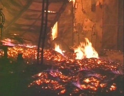 மங்கோல்புரியில் உள்ள ஷூ உற்பத்தி தொழிற்சாலையில் பயங்கர தீ விபத்து