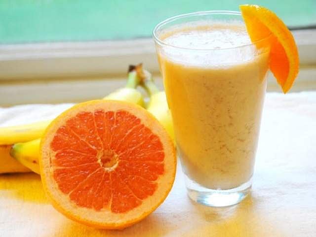 மாக்டெய்ல் ரெஸிப்பி: டேட்ஸ் பனானா ஆரஞ்சு ஸ்மூத்தி!