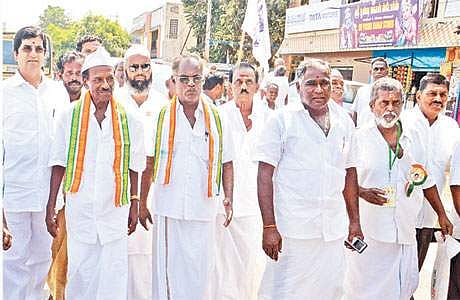 பாரத மாதாவுக்கு கோயில்: பாப்பாரப்பட்டியில் உண்ணாவிரதம் இருந்த குமரி அனந்தன் கைது