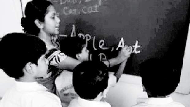 ஆசிரியப் பணி அர்ப்பணிப்புப் பணி!