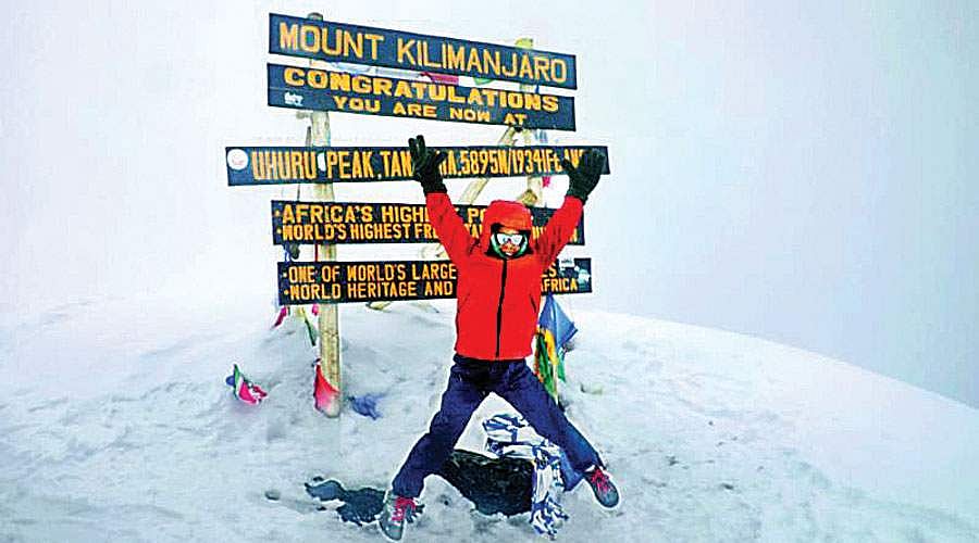 மலை உச்சியில்... ஏழு வயதுசிறுவன்!