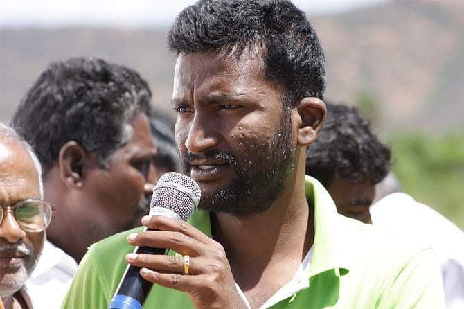 காதலர் தினத்தன்று இயக்குநர் சுசீந்திரனின் வித்யாசமான ட்விட்டர் வாழ்த்து!