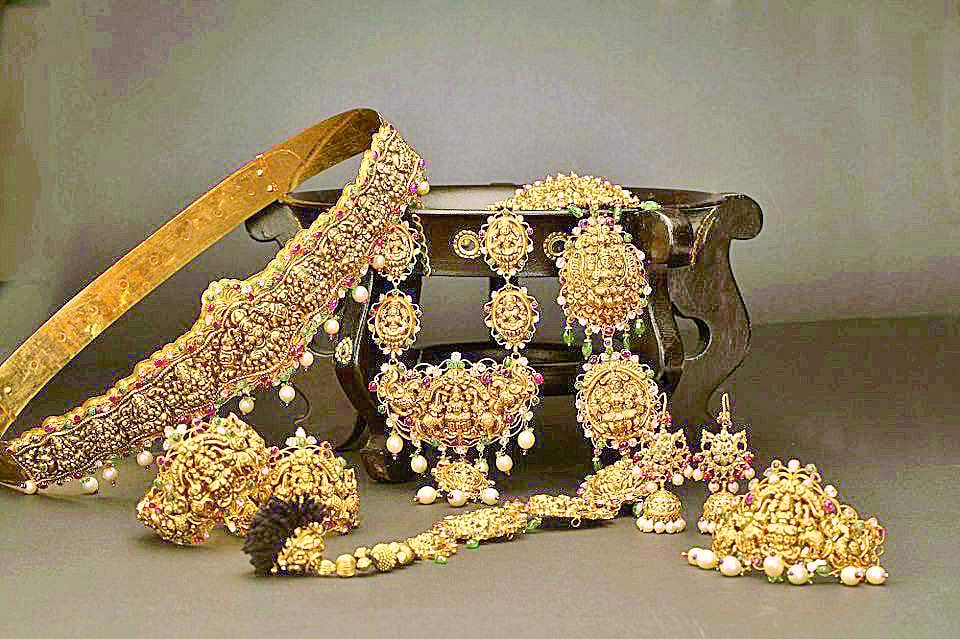 பொன்னாய் பூவாய் நகைகளைப் பத்திரமாக வைத்துக் கொள்வது எப்படி?