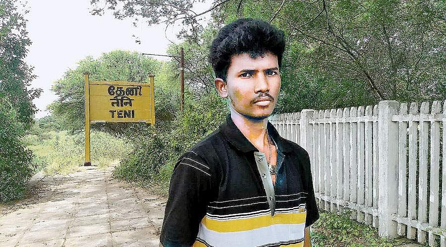 அரசு, வங்கிப் பணியாளர்களை  உருவாக்கும்  ரயில்  நிலையம்...!