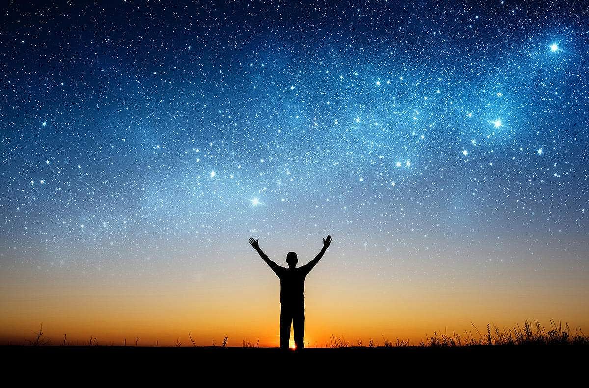 10. கைகளை  நம்பி