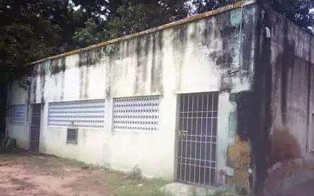 பயன்படுத்தாமல் பாழாகும் வனத்துறை பணியாளா்கள் குடியிருப்பு