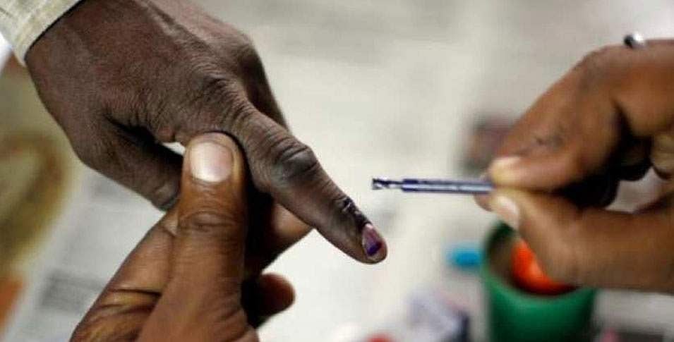 செல்லாத வாக்குகளை வாரி வழங்கிய அரசு ஊழியர்கள்