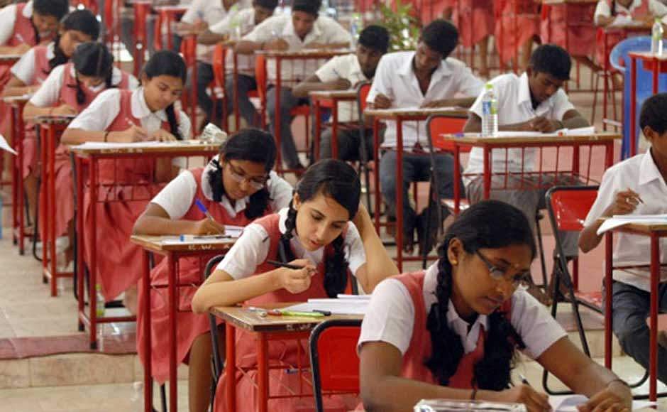 மோசடிக்குள்ளாக்கப்படும் மாணவர்கள்!