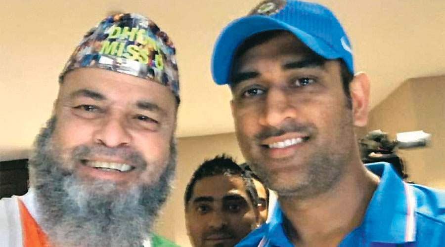 தோனியின் 63 வயது பாகிஸ்தான் ரசிகர்!