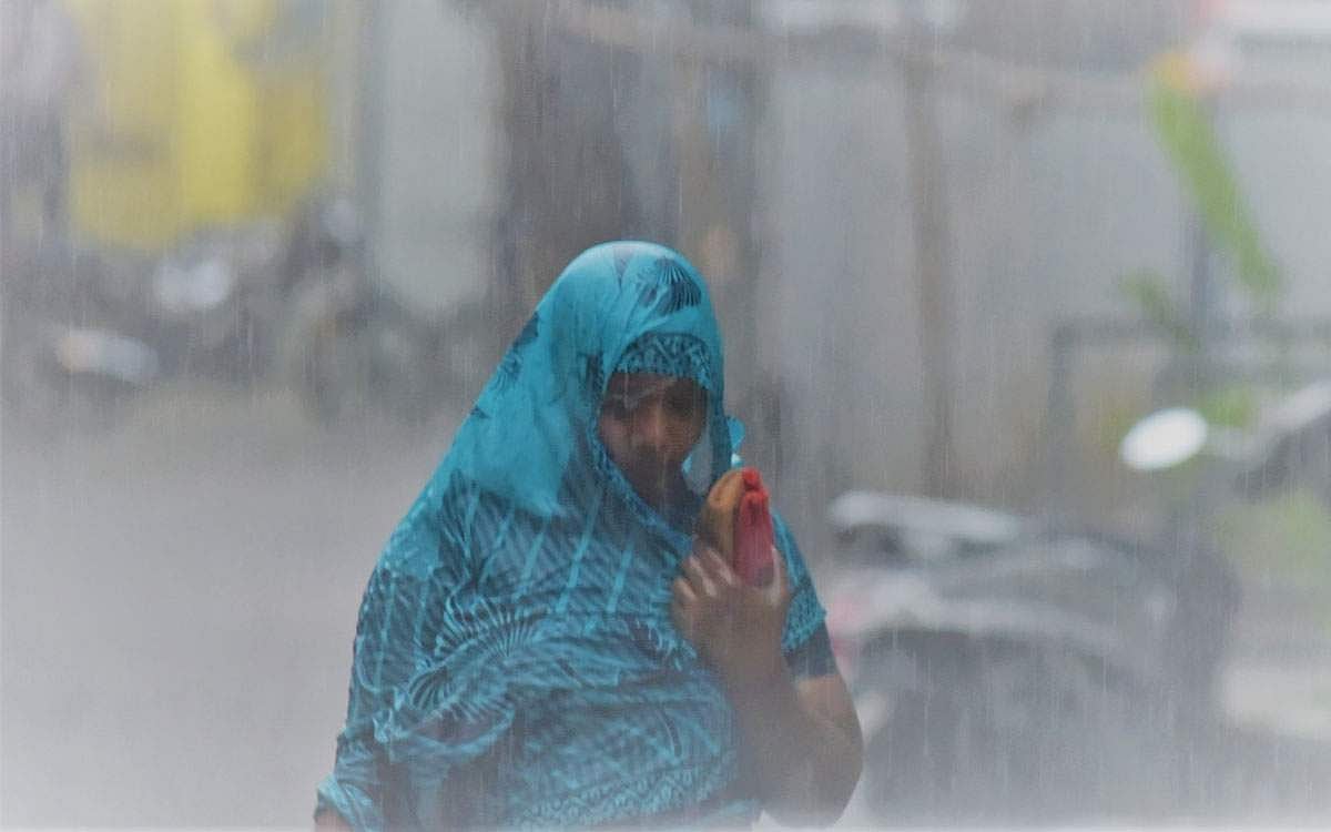 இந்த வார கவிதைமணி தலைப்பு: மழை மேகம்