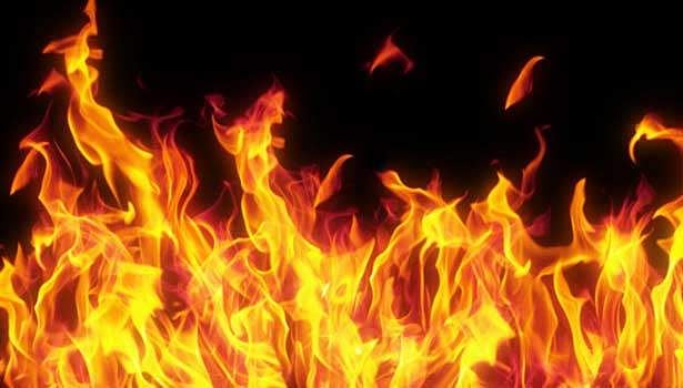 உன்னதக் காதல் இது தானோ! கணவரின் இறந்த உடலைப் பார்த்த கணமே மரித்த மனைவி!