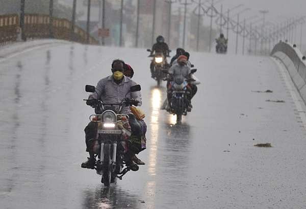 அடுத்த 2 மணிநேரத்துக்குள் 7 மாவட்டங்களில் மழை பெய்யும்!