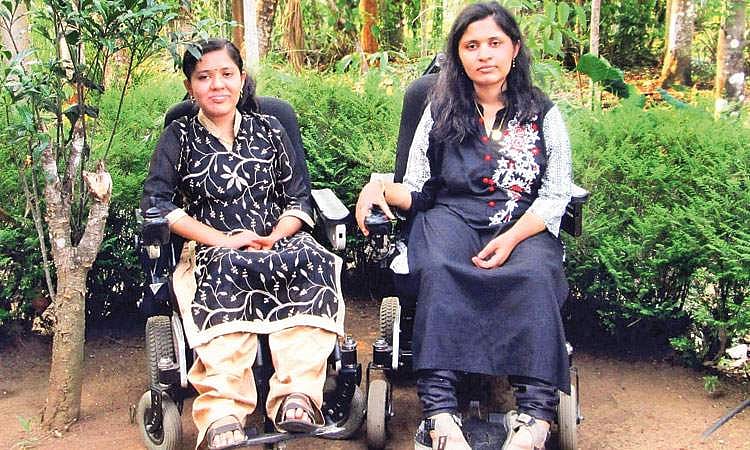 சவாலே - சமாளி!: மாற்றுத் திறனாளி சகோதரிகளின் வெற்றிக் கதை...!