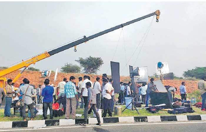 பாதுகாப்பு இல்லாத திரைப்பட படப்பிடிப்புகள்: பறிபோகும் தொழிலாளா்களின் உயிா்