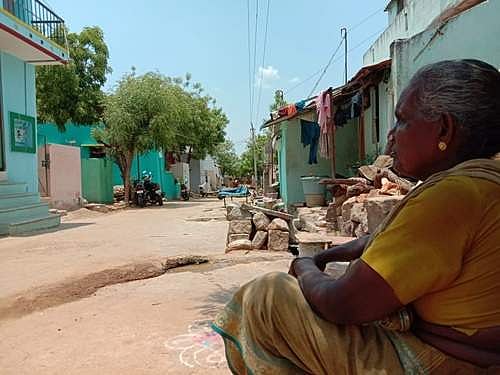 மதுரை அருகே உதவி இன்றி பட்டினியால் வாடும் சலவைத் தொழிலாளர்கள்