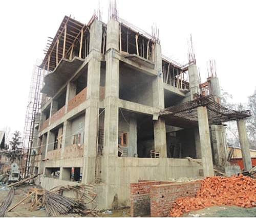 கரோனா பொது முடக்கம் எதிரொலி: மூலப்பொருள்கள் விலையேற்றத்தால் கட்டுமானத் தொழில் பாதிப்பு