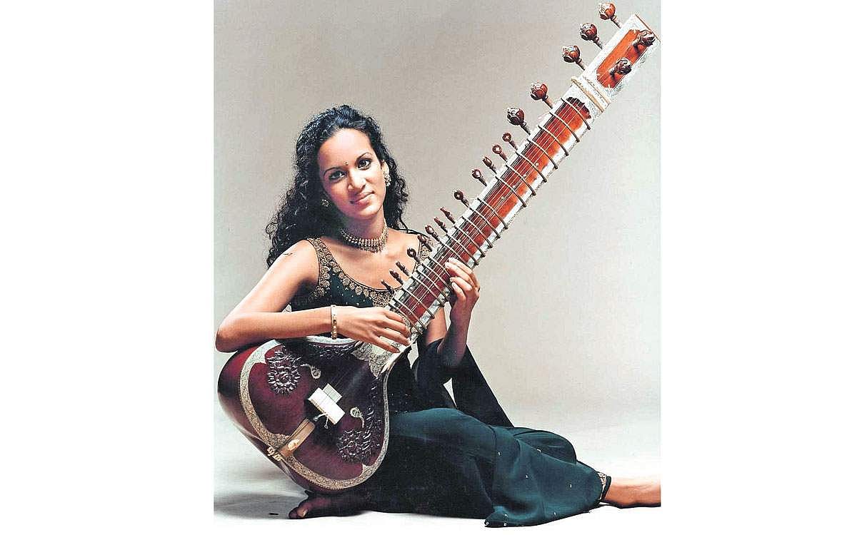 கைதட்ட  ரசிகர் ஒருவர் கூட இல்லை!