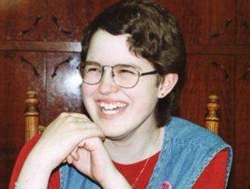 'ரோஸ் நாள்' நட்சத்திரம்: வாடாத ரோஜாவாக வாழ்ந்து மறைந்த மெலிண்டா ரோஸ்