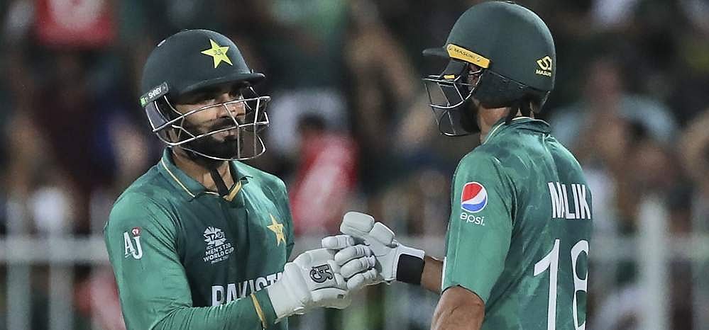 ஆசிப் அலி: 2 வயது மகளைப் பறிகொடுத்தது முதல் 4 சிக்ஸர்கள் வரை!