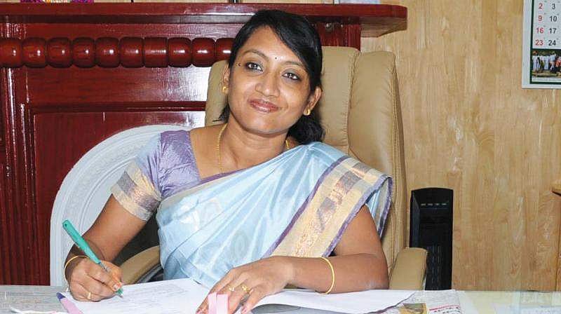 தமிழகத்தில் 5 ஐஏஎஸ் அதிகாரிகள் பணியிட மாற்றம்!