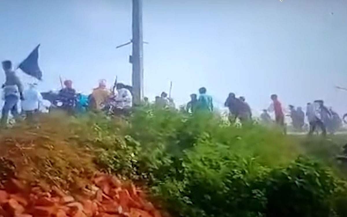 கார் ஏற்றிக் கொல்லப்பட்ட விவசாயிகள்: வெளியானது பதைபதைக்கும் விடியோ