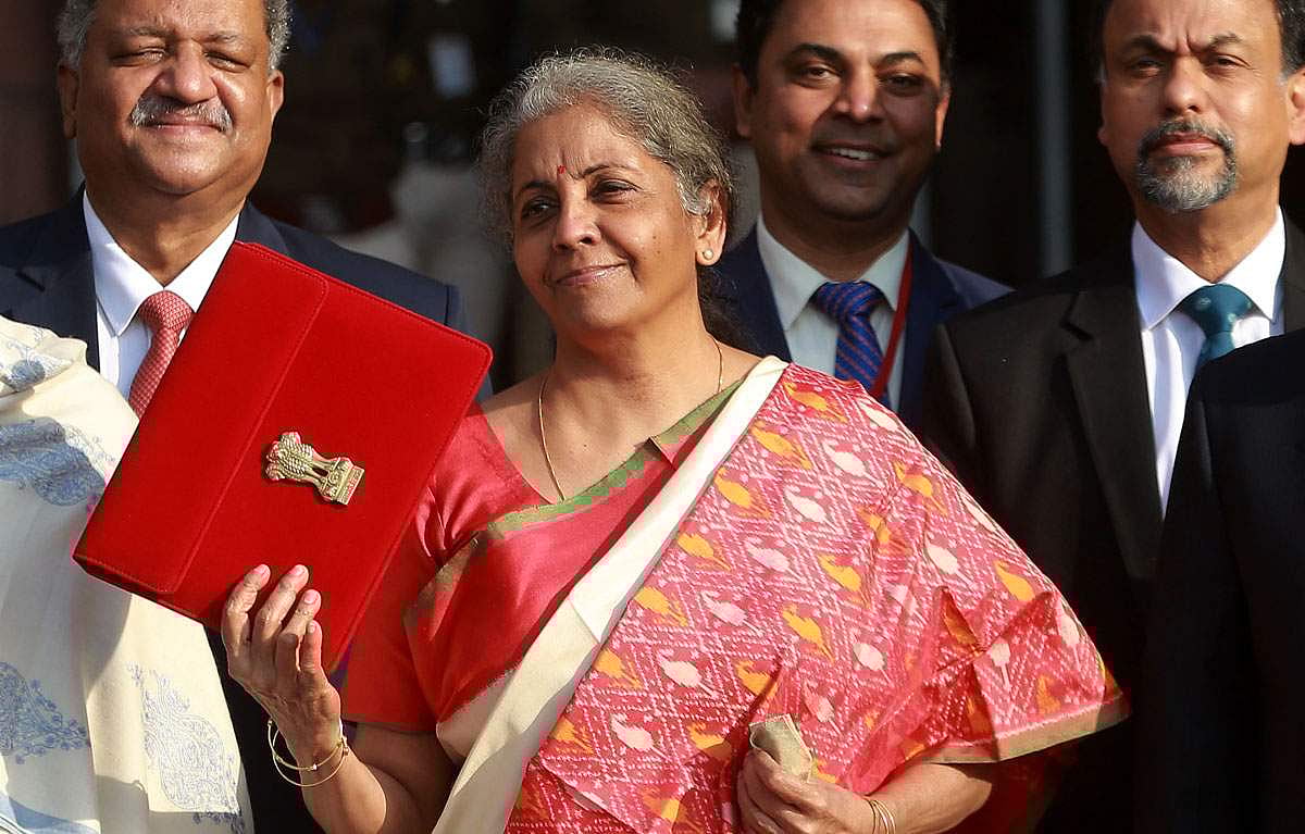 மத்திய நிதியமைச்சர் நிர்மலா சீதாராமனின் பட்ஜெட் 
வளர்ச்சிக்கானதா, தொடர்ச்சிக்கானதா? என்பது குறித்து... வாசகர்களிடமிருந்து வந்த கருத்துகளில் சில... 