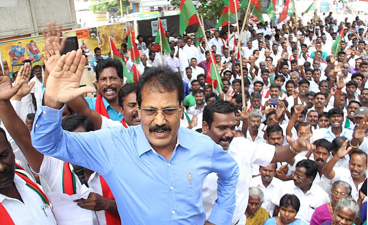 கடந்த தோ்தலில் கூட்டணிக் கட்சியினரின் துரோகத்தால் தோற்றோம்