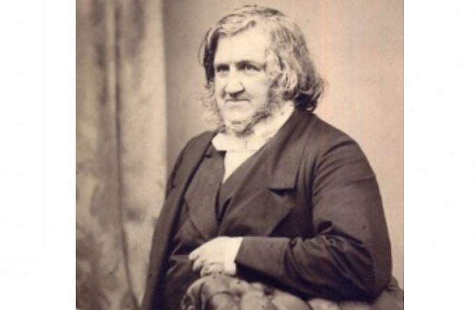 அறிவியல் ஆயிரம்: குளோரோஃபார்மை வெற்றிகரமாக பயன்படுத்திய மருத்துவர் சர் ஜேம்ஸ் யங் சிம்ப்சன்