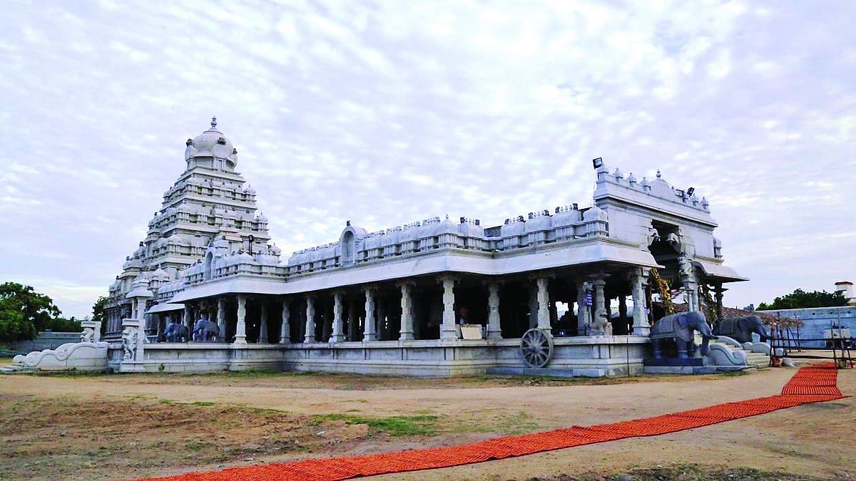 ஓரிக்கையில் ஓங்கி நிற்கும் மகா பெரியவர் மணிமண்டபம்!