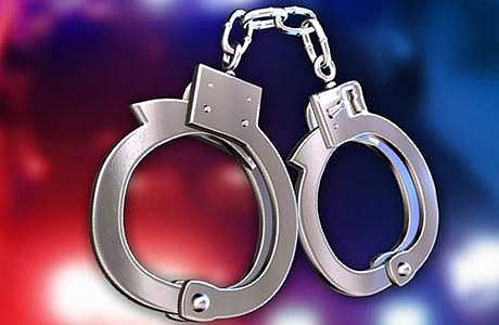 தமிழ்நாடு தடுப்பு காவல் சட்டத்தில் 3 போ் கைது