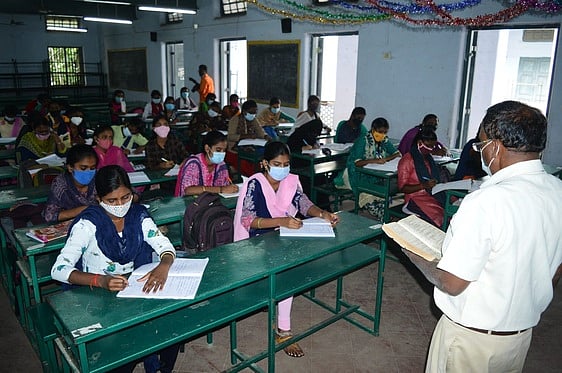 உதவிப் பேராசிரியா் பணி தோ்வு:
42,064 போ் எழுதினா்