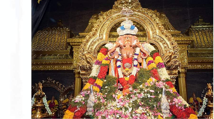 நவகோளும் வணங்கும் விநாயகர்