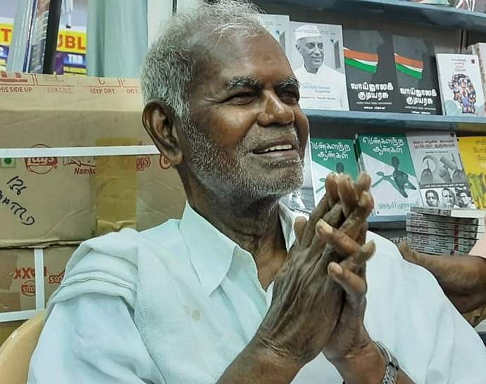 மருத்துவமனையில் இருந்து வீடு திரும்பினார் நல்லகண்ணு!