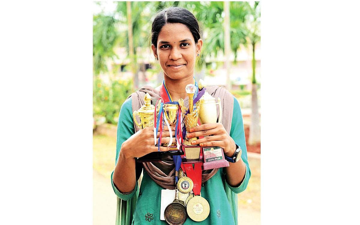 தங்க மங்கை!