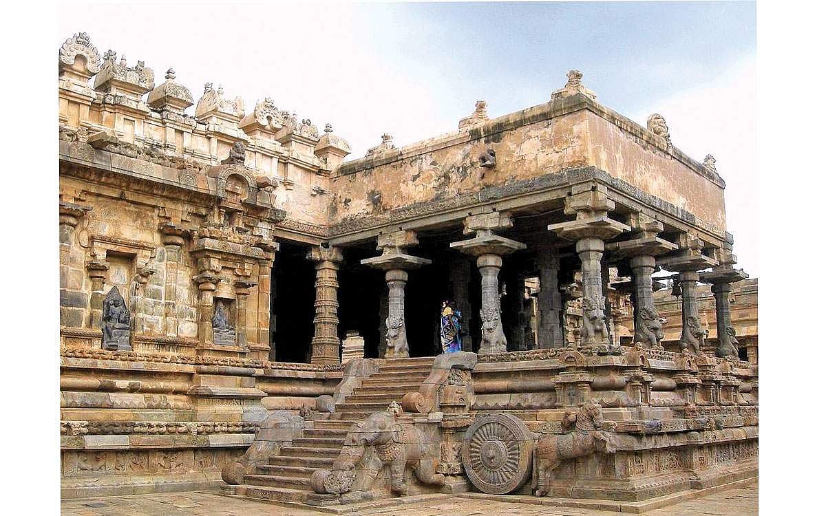 கலையழகு மிக்க திருக்கோயில் படிகள்