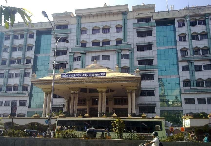 இதய தமனி கிழிசல்: தொழிலாளியை குணப்படுத்திய அரசு மருத்துவா்கள்