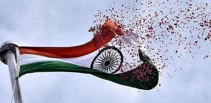 தாயின் மணிக்கொடி பாரீர்!