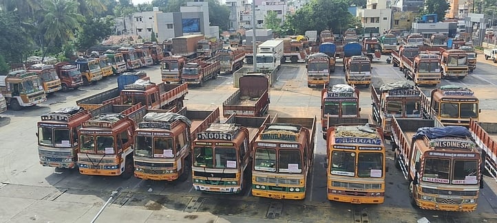 லாரி உரிமையாளா்கள் வேலைநிறுத்தம் தற்காலிகமாக ஒத்திவைப்பு: சம்மேளன தலைவா் தனராஜ்