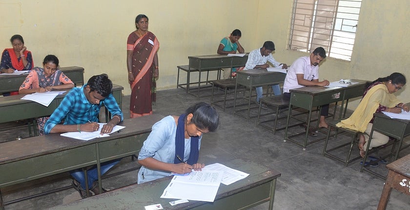 பொதுத் தோ்வு: தனித் தோ்வா்கள் தத்காலில் விண்ணப்பிக்க வாய்ப்பு