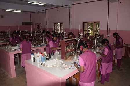 விழுப்புரம் மாவட்டத்தில் 
12-ஆம் வகுப்பு செய்முறைத் தோ்வுகள் தொடக்கம்