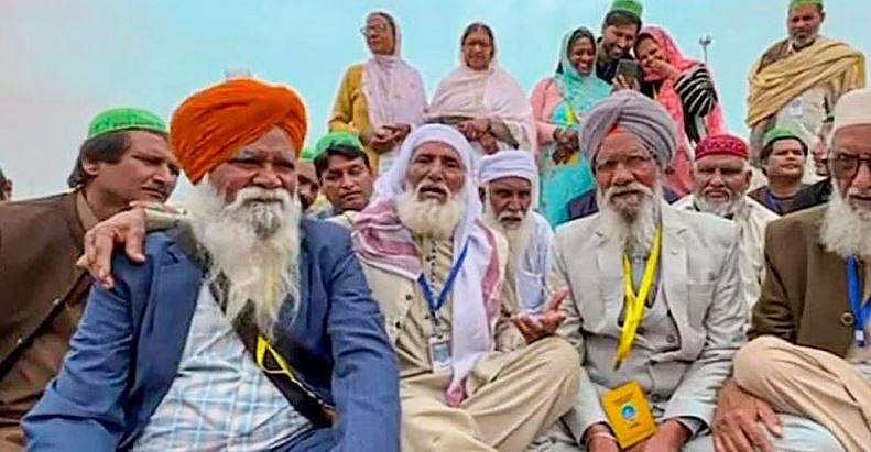 பிரிந்து 75 ஆண்டுகளுக்குப் பின் இணைந்த சீக்கிய சகோதரர்களின் குடும்பம்