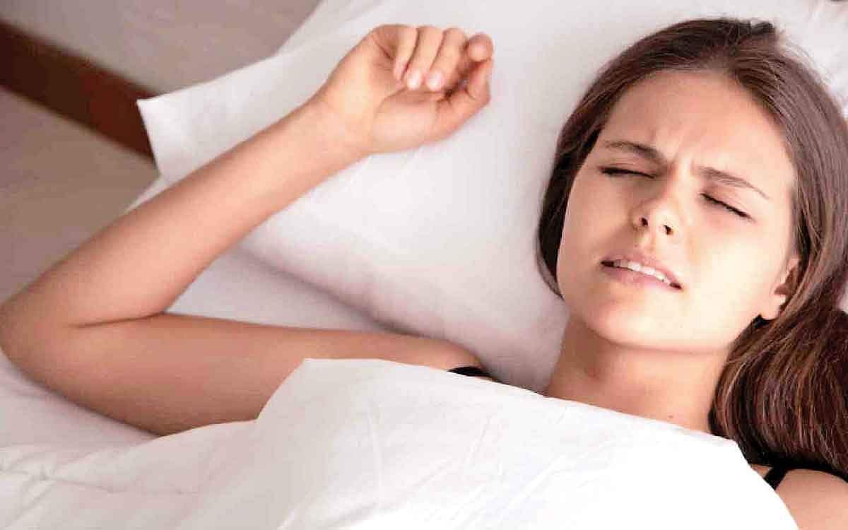 தூங்கும்போது பற்களைக் கடிக்கிறீர்களா?