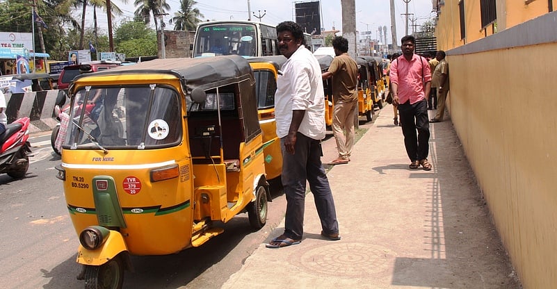 ஆட்டோ ஓட்டும் அன்பர்களே...!

