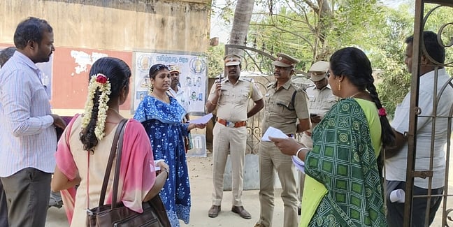 பதற்றமான வாக்குச்சாவடிகளில் ஆய்வு